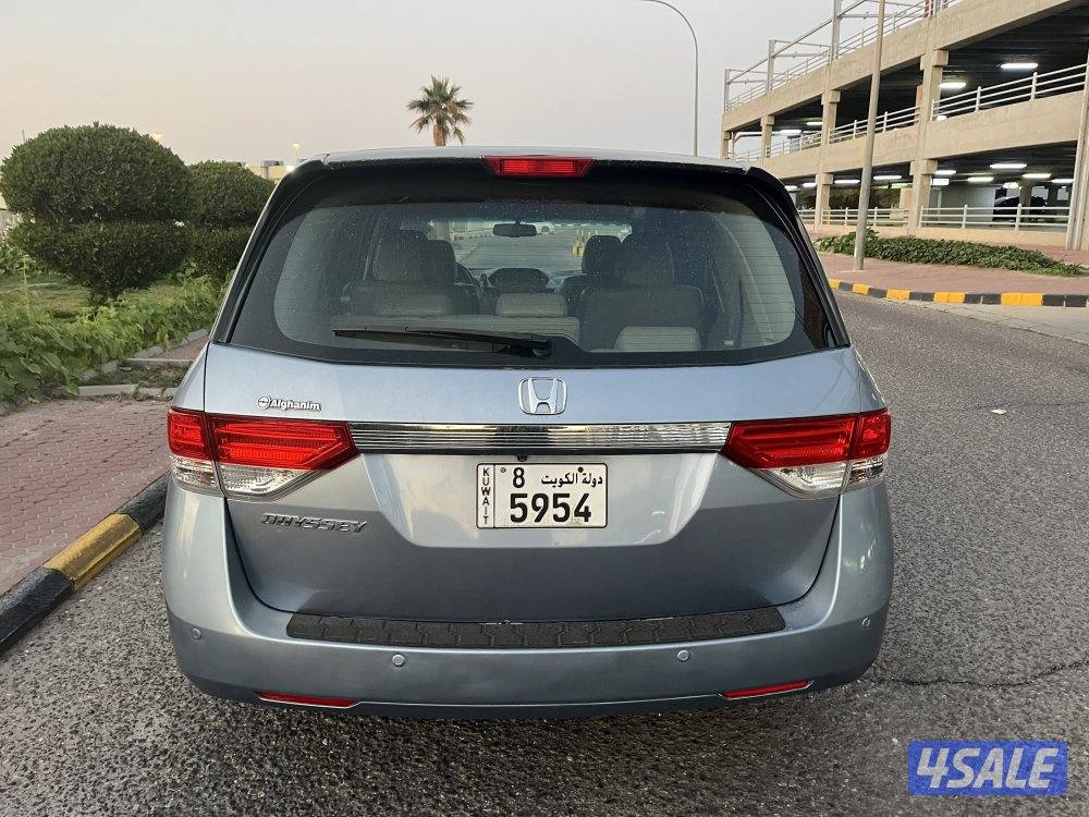هوندا أوديسي2014 فتحة جلد عداد 188 بحالة الوكالة9
