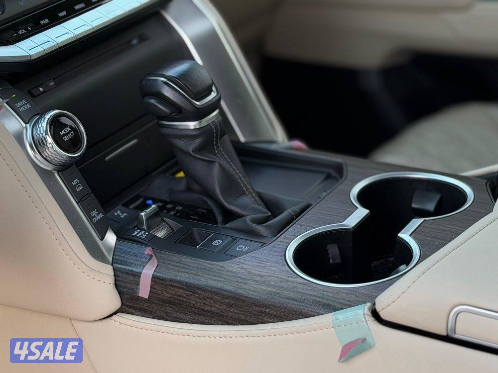 للبيع لاند كروزر VX.R موديل 2022 بحالة الوكاله11