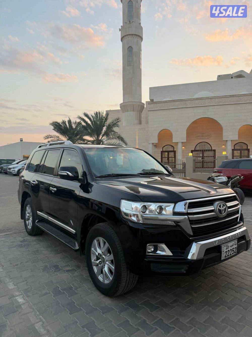 2019 LAND CRUISER GXR للبيع1