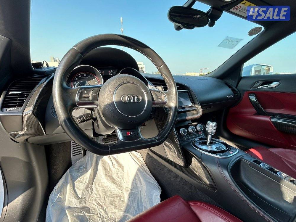 اودي R8 موديل 2013 ماشي 59 الف شرط الفحص8