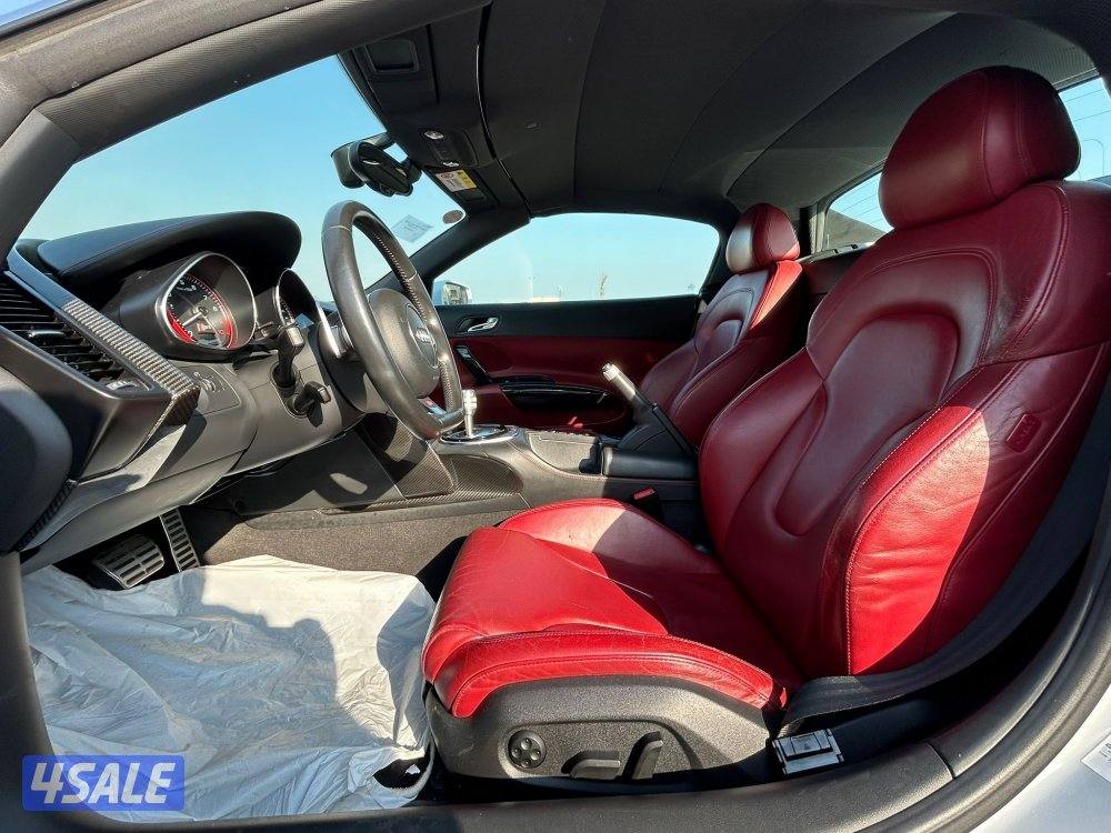 اودي R8 موديل 2013 ماشي 59 الف شرط الفحص9