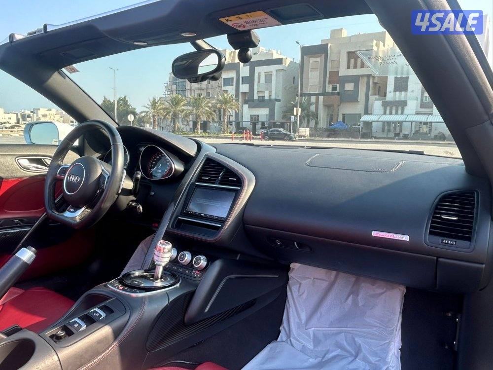 اودي R8 موديل 2013 ماشي 59 الف شرط الفحص10