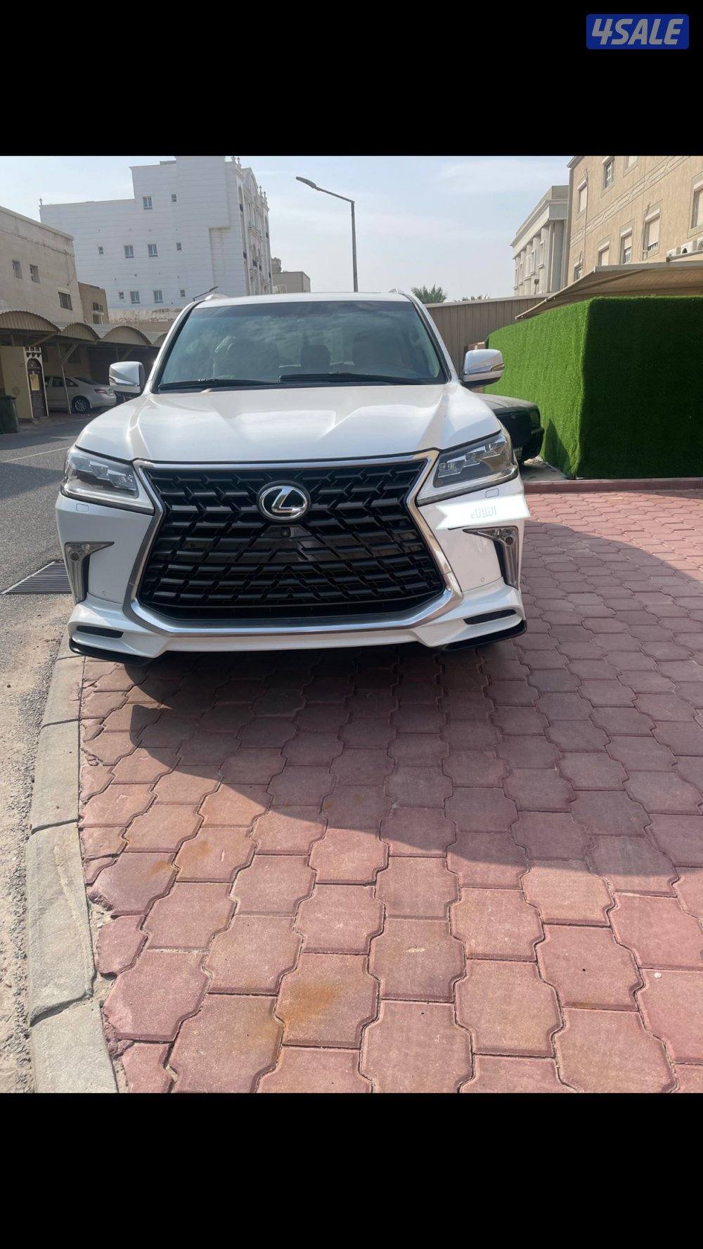 للبيع جيب لكزز 20172