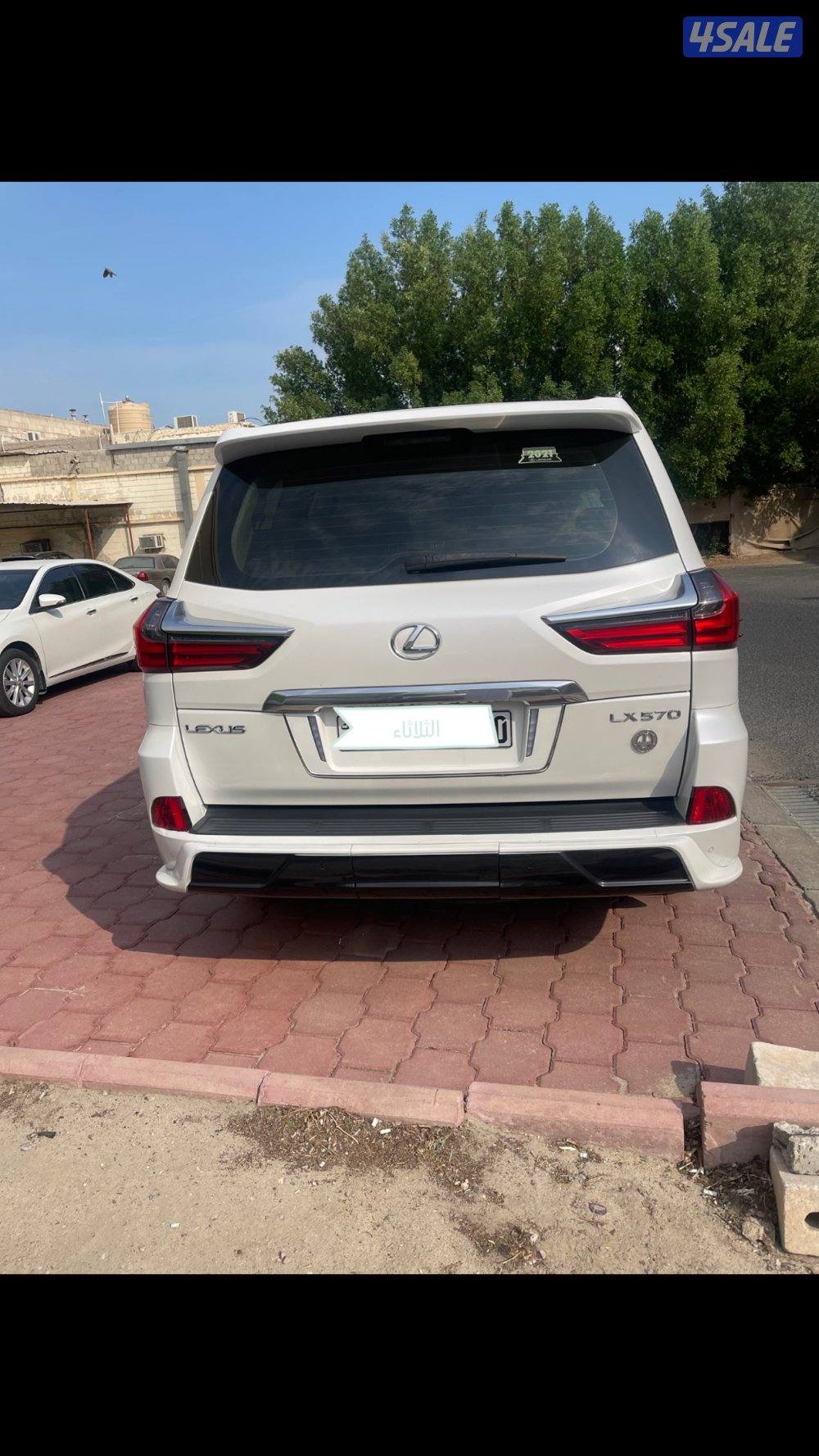 للبيع جيب لكزز 20175