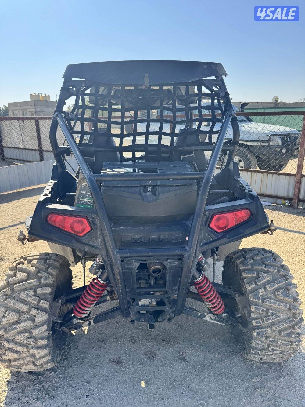 للبيع بقي بولارس RZRS800 موديل ٢٠١١6