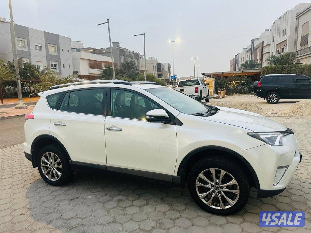 للبيع تويوتا راف فور موديل 2017 الدرجة الاولى1