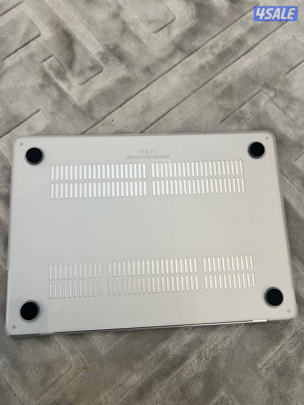 ماك بوك اير m4 شبة جديد مشحون مرتين فقط1