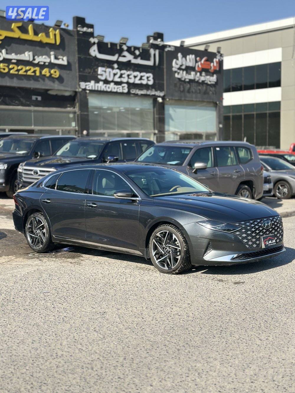 هيونداي ازيرا 2023 ماشي 49 الف2