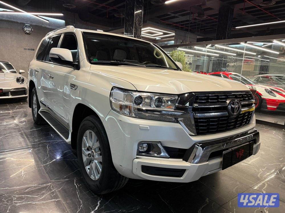 لاند كروزر V84