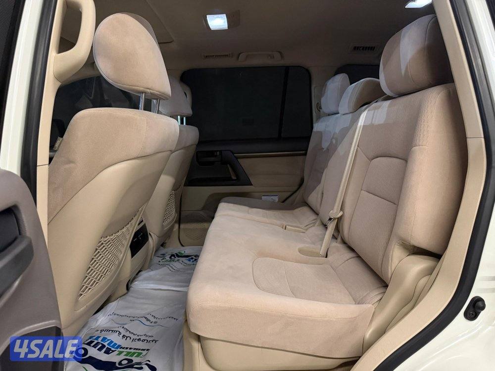 لاند كروزر V86