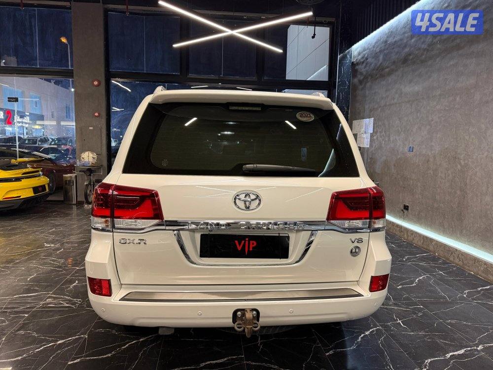 لاند كروزر V87