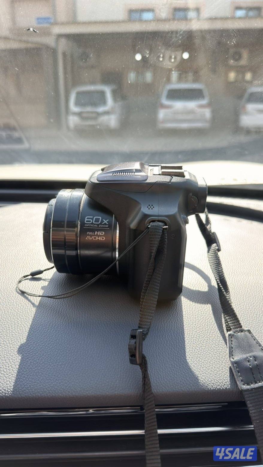 ممتازه للمبتدئين للبيع كاميرا lumix fz701