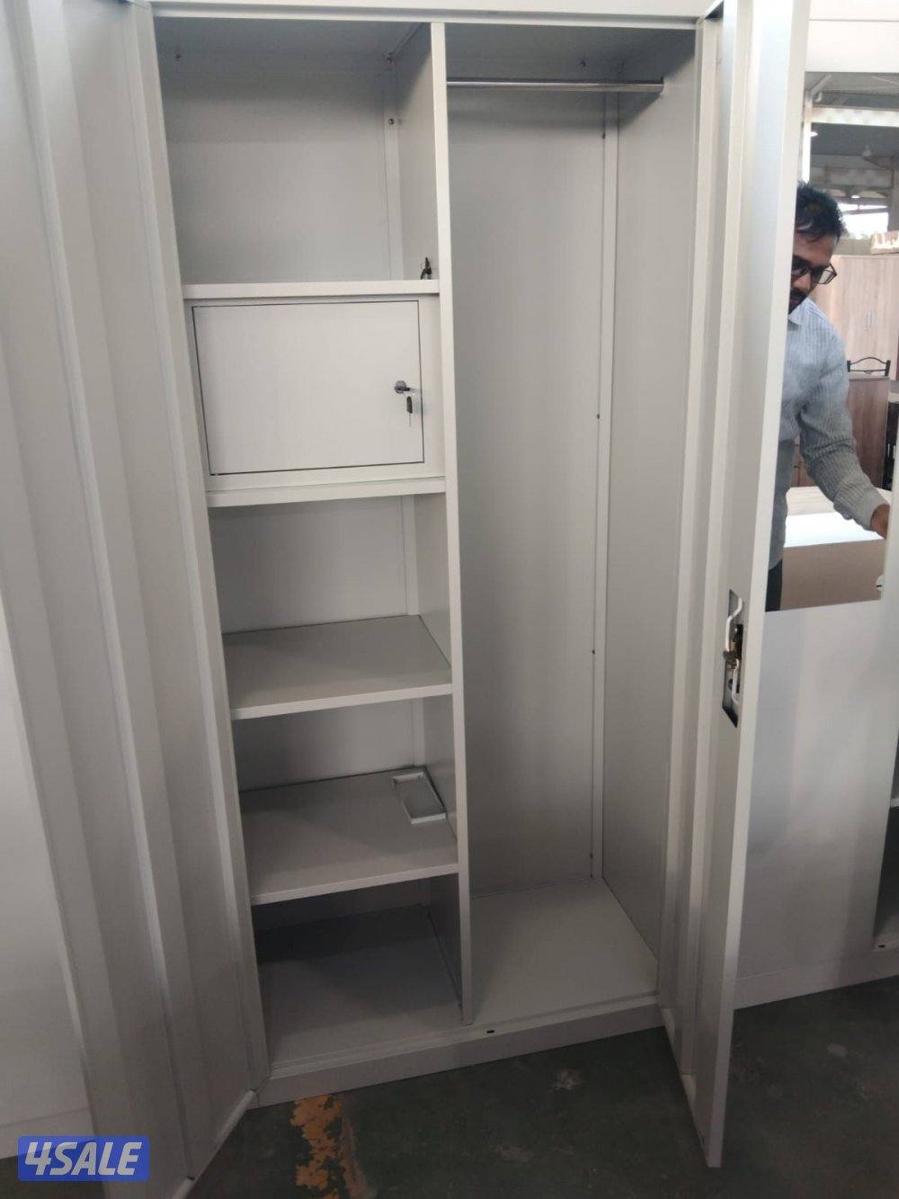 سرير حديد ومرتبه طبيه وبطانيه ومخده والملايات7