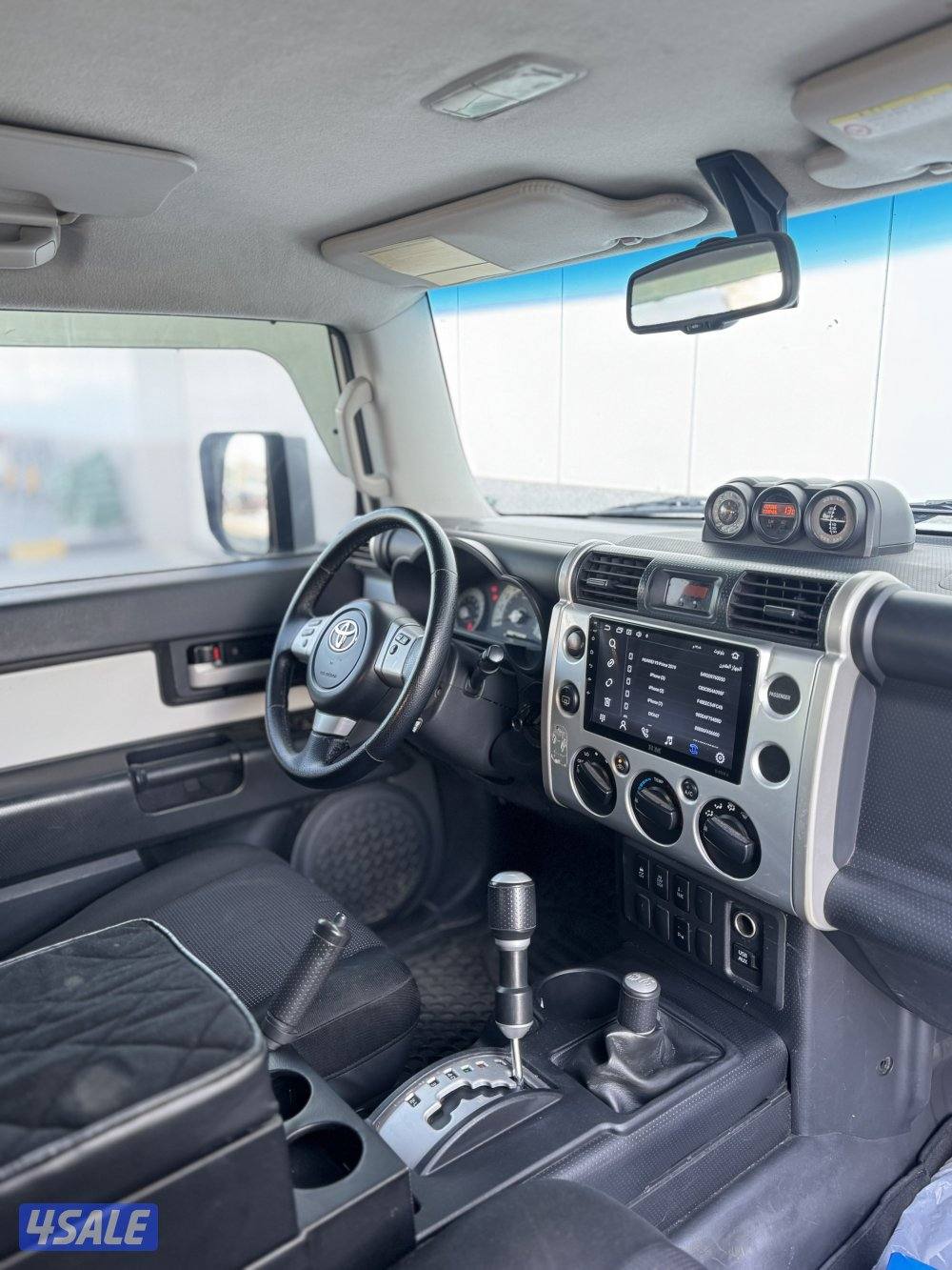 للبيع تويوتا اف جي موديل 20116