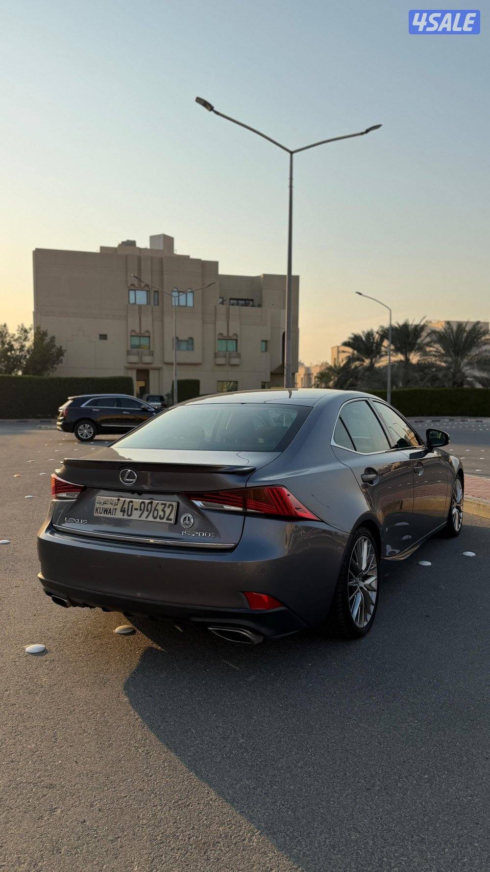 للبيع لكسز is 200  موديل 21070