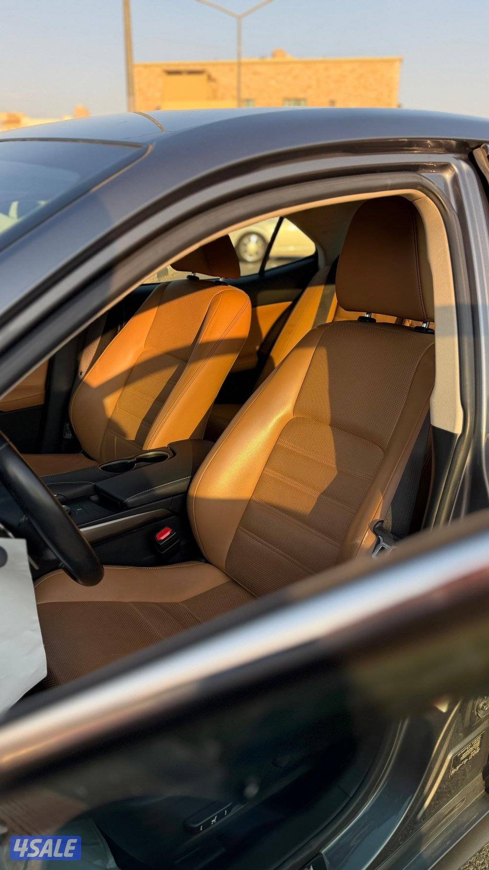 للبيع لكسز is 200  موديل 21074