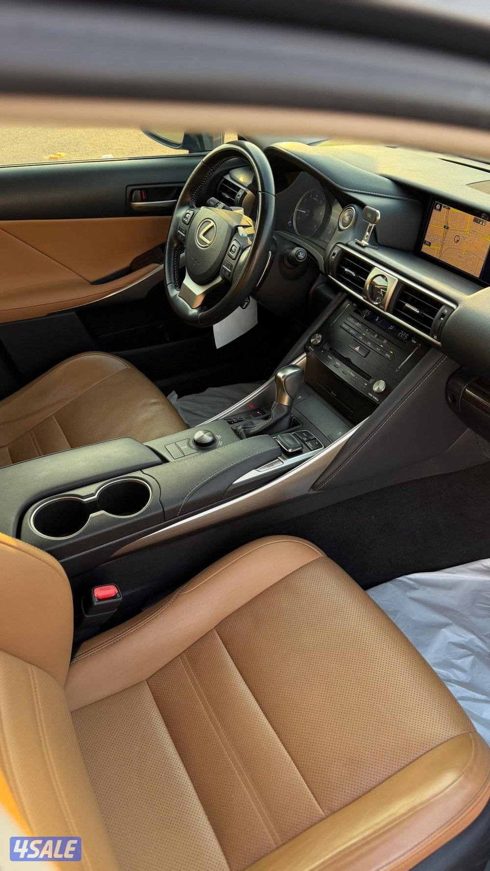 للبيع لكسز is 200  موديل 21077