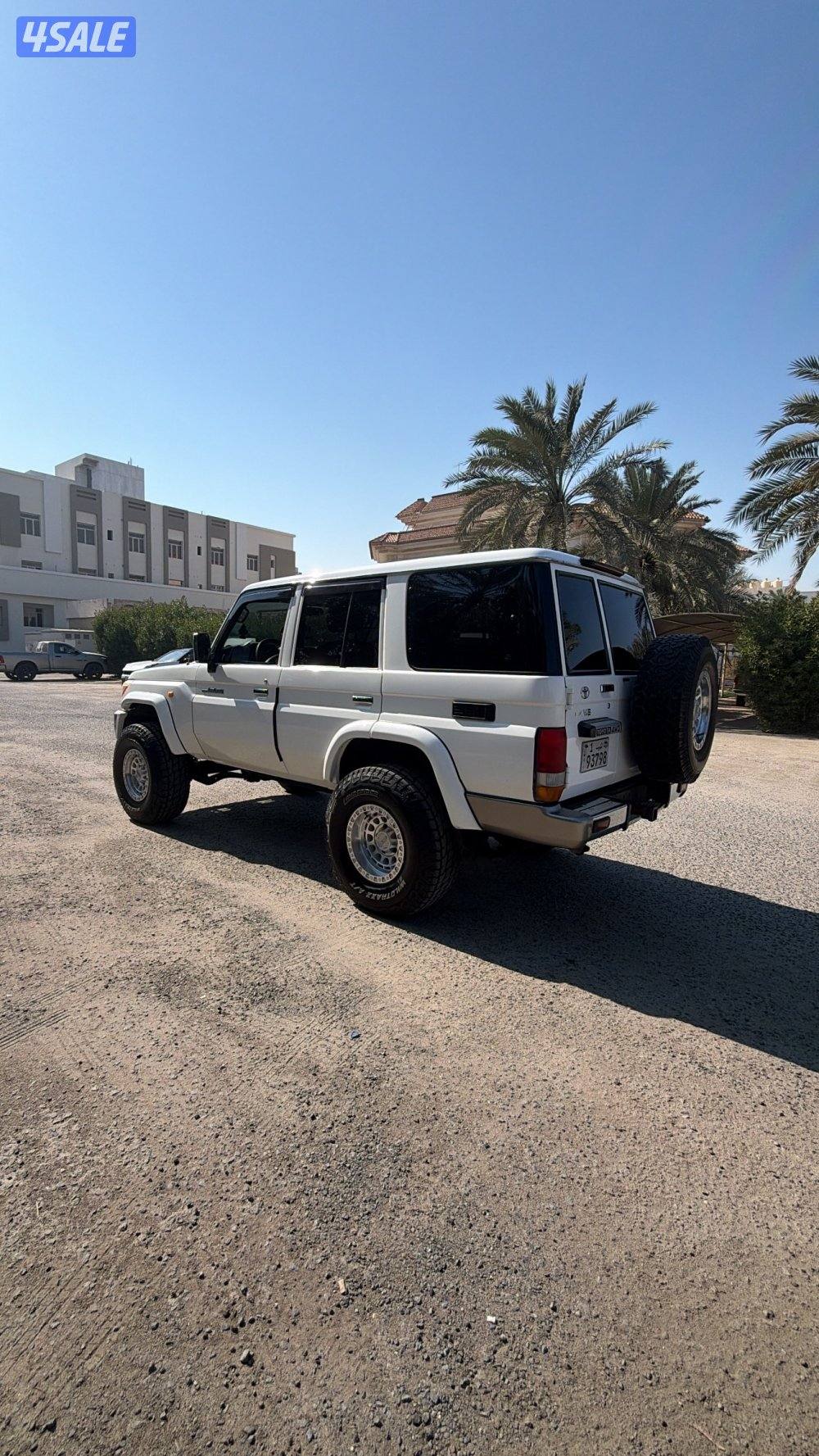 جيب تويوتا نص LC762