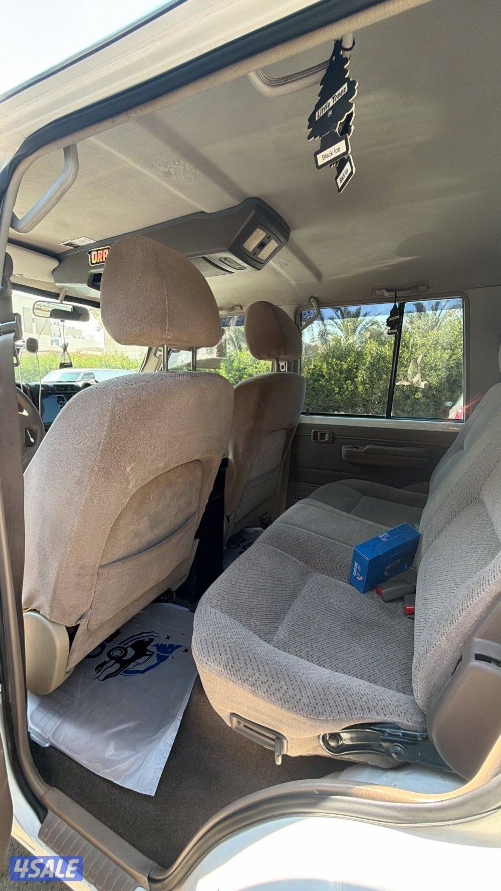 جيب تويوتا نص LC769