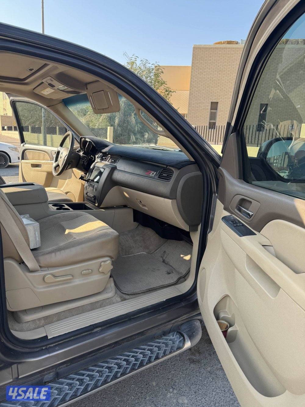 للبيع تاهو ٢٠١١ Z71 دبل قير3