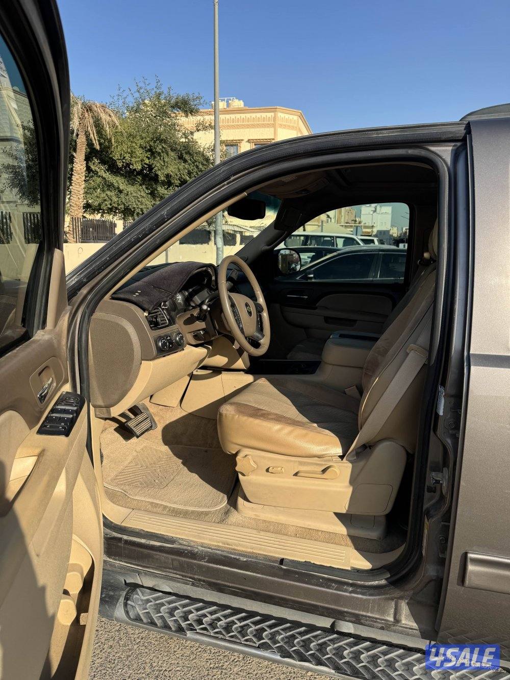 للبيع تاهو ٢٠١١ Z71 دبل قير5