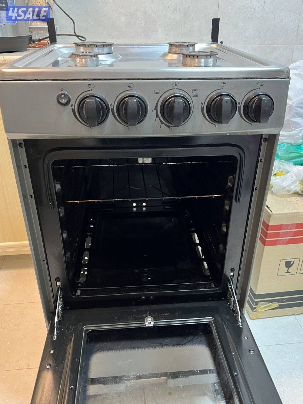 للبيع فرن إيجنس ايطالي 4 عيون بحالة ممتازة0