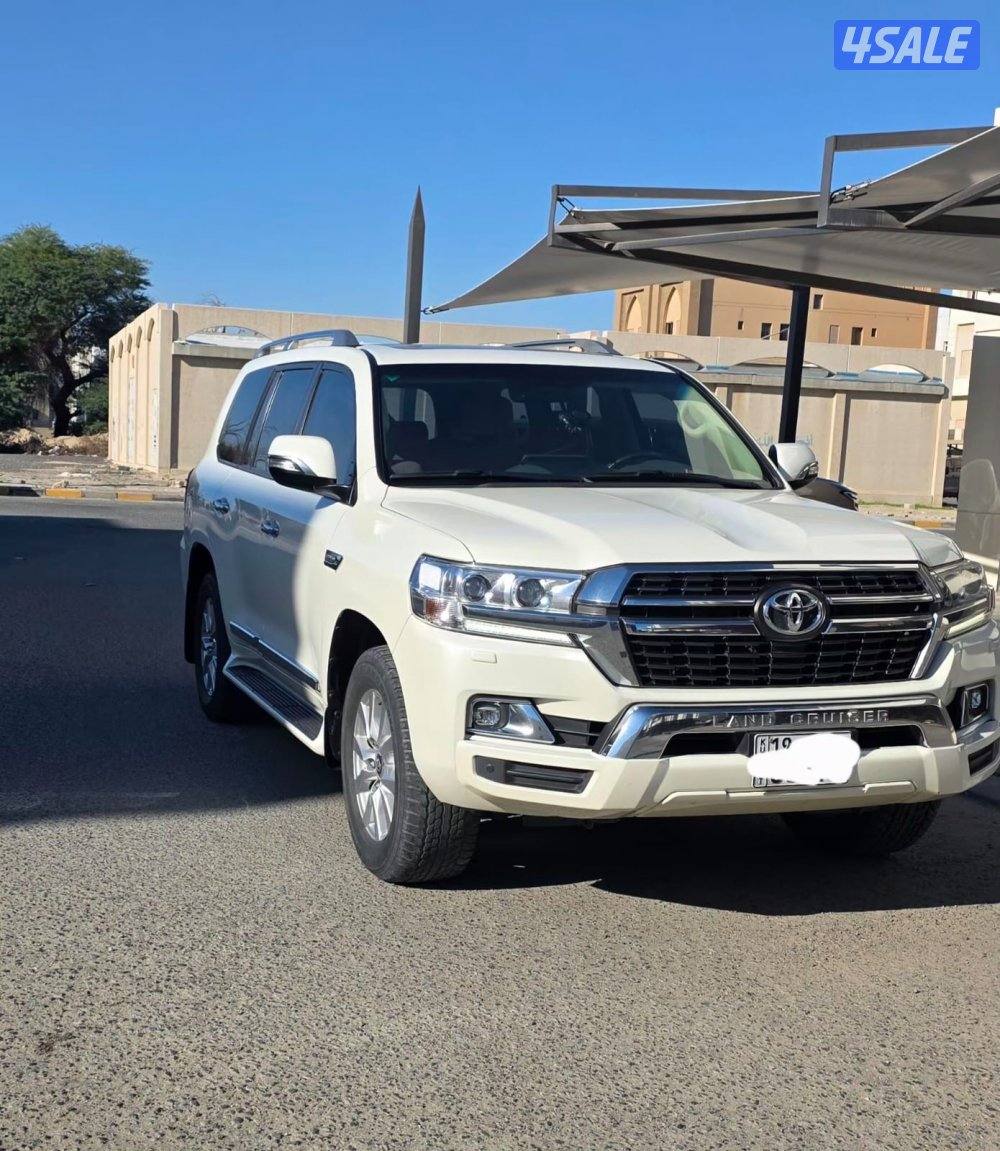 لاندكروزر GXR V82