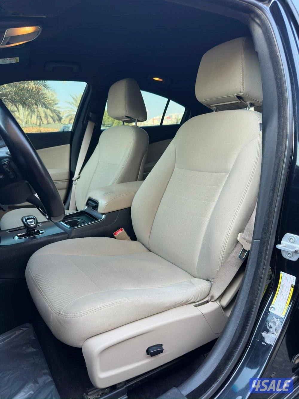 دودج
تشارجر
6سلندر عداد 160 الف9