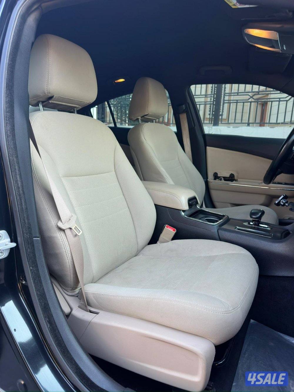 دودج
تشارجر
6سلندر عداد 160 الف12