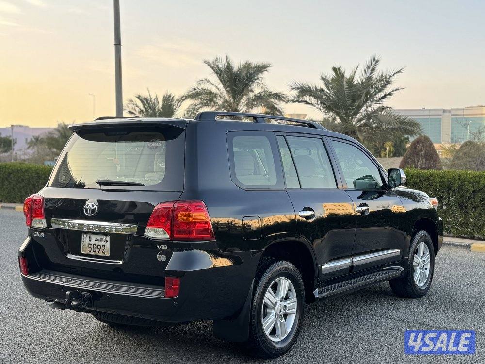 لاندكروزر GX_R V8 موديل 2014 صبغ الوكاله بحاله الوكاله3