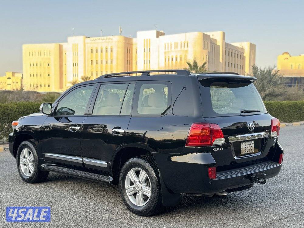 لاندكروزر GX_R V8 موديل 2014 صبغ الوكاله بحاله الوكاله4