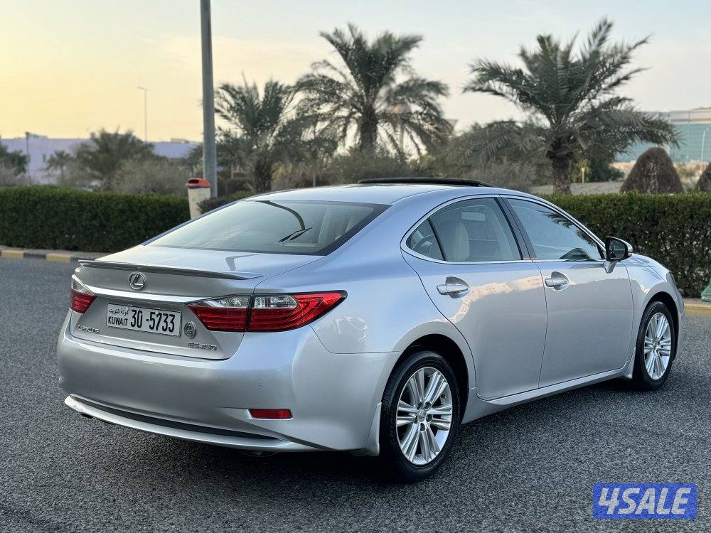 لكزس ES250 موديل 2013 بحاله ممتازه جدا شرط الفحص3