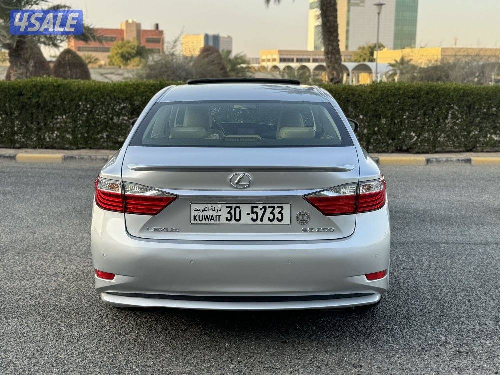 لكزس ES250 موديل 2013 بحاله ممتازه جدا شرط الفحص8