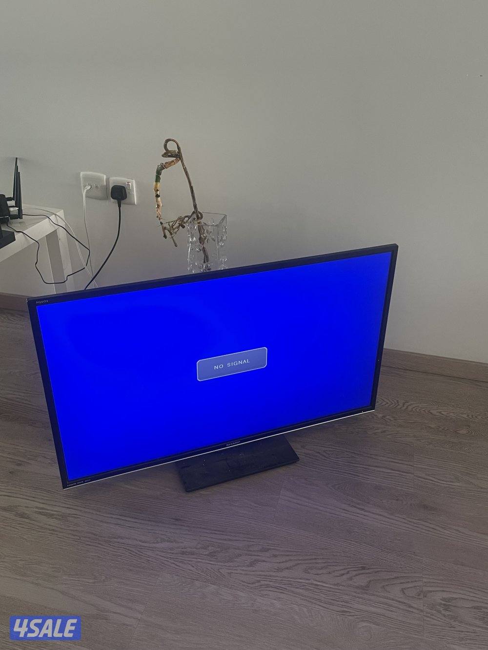 39" Sharp AQUOS LED TV (Full HD) - Great Condition0