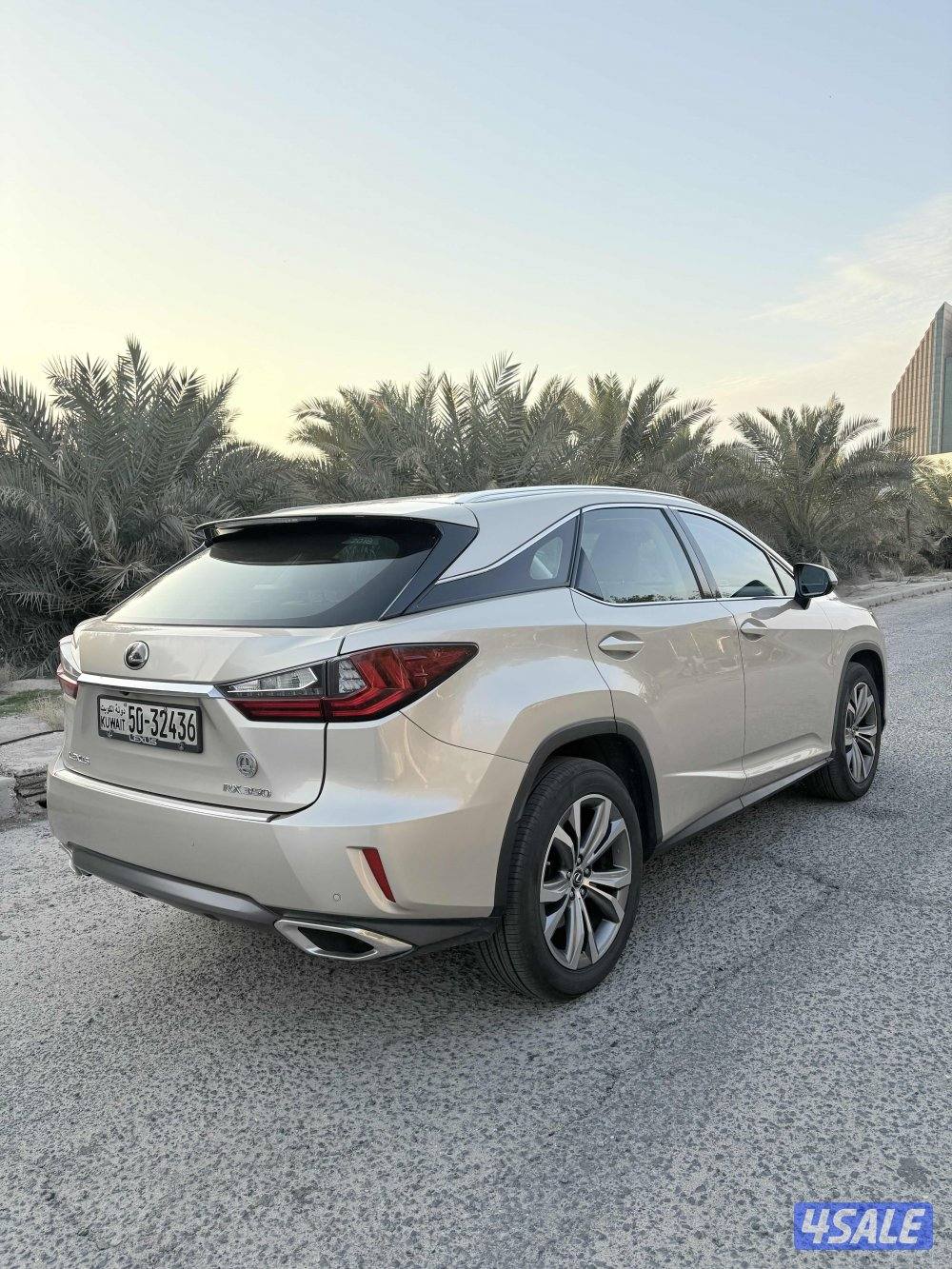 لكزس RX350 كامل المواصفات ماشي ١٦٠ الف2