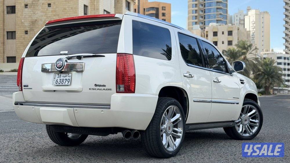 اسكاليد بلاتينيوم 2011 بحالة الوكالة1