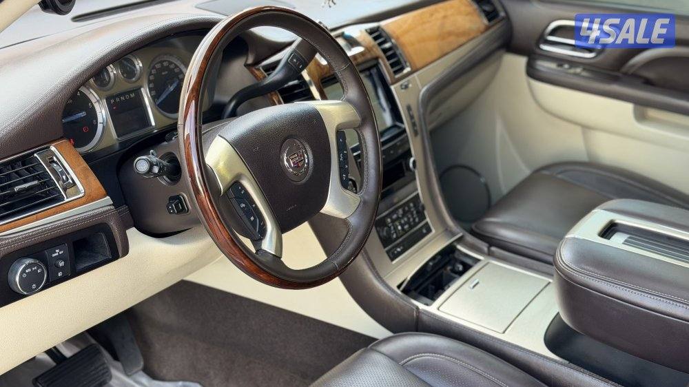 اسكاليد بلاتينيوم 2011 بحالة الوكالة2