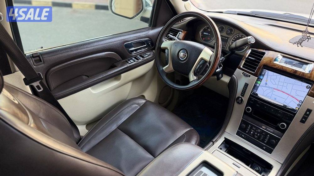 اسكاليد بلاتينيوم 2011 بحالة الوكالة8