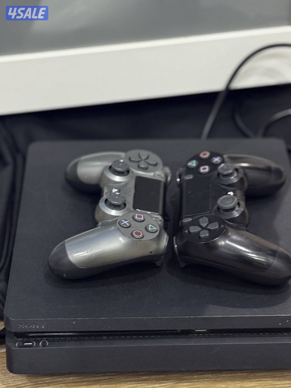 بلاستيشن فور استعمال نظيف وجديد وكلمنا نقولك كم السومه عليها1