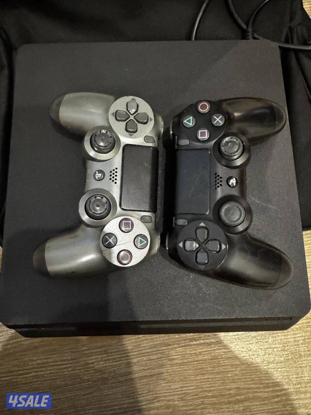 بلاستيشن فور استعمال نظيف وجديد وكلمنا نقولك كم السومه عليها2