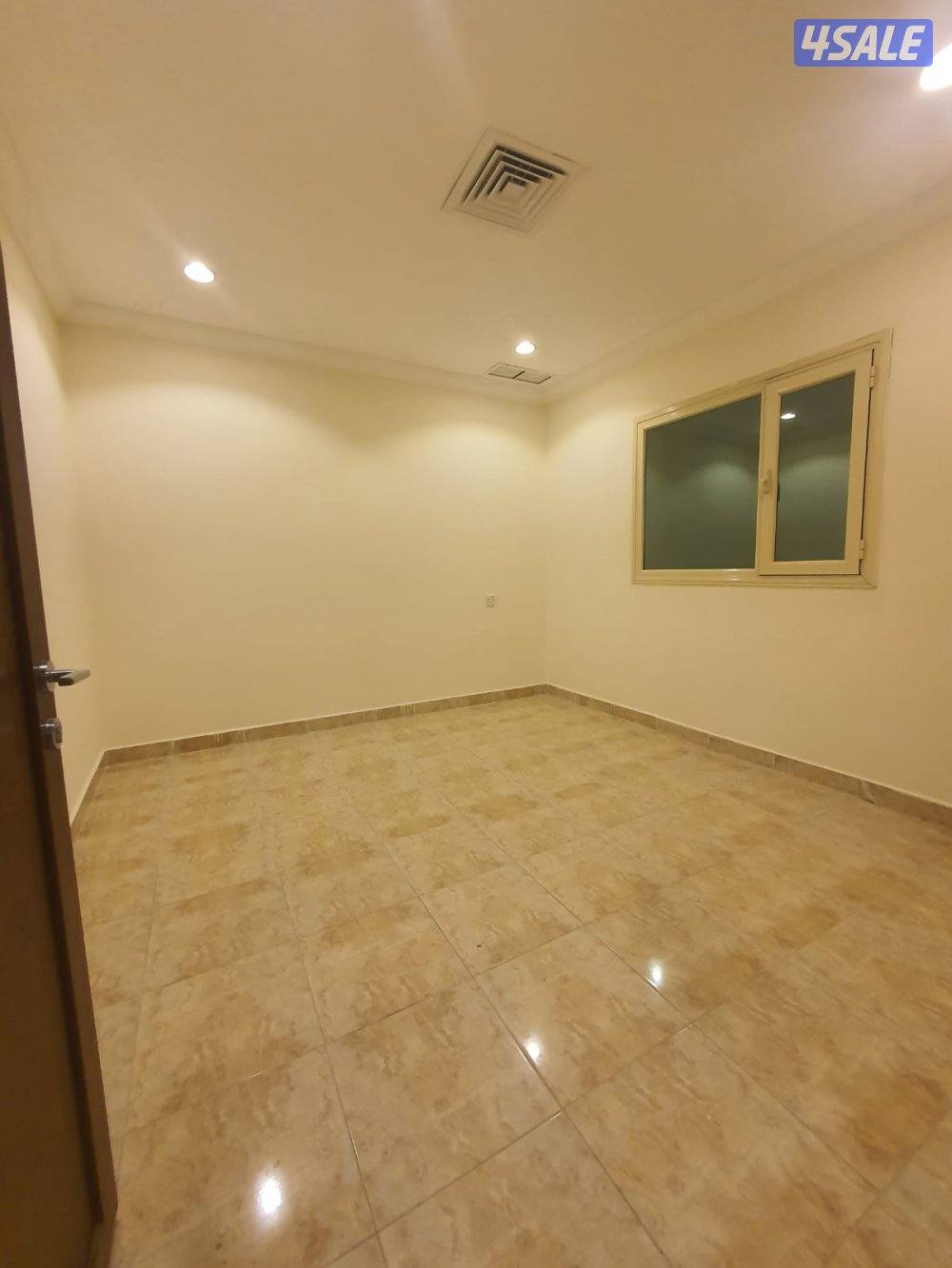 شقه ديلوكس بالسالميه بموقع مميز جدا Deluxe apartment in Salmiya5