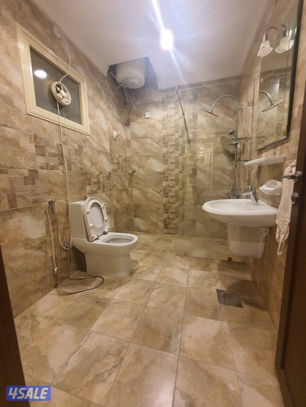 شقه ديلوكس بالسالميه بموقع مميز جدا Deluxe apartment in Salmiya8