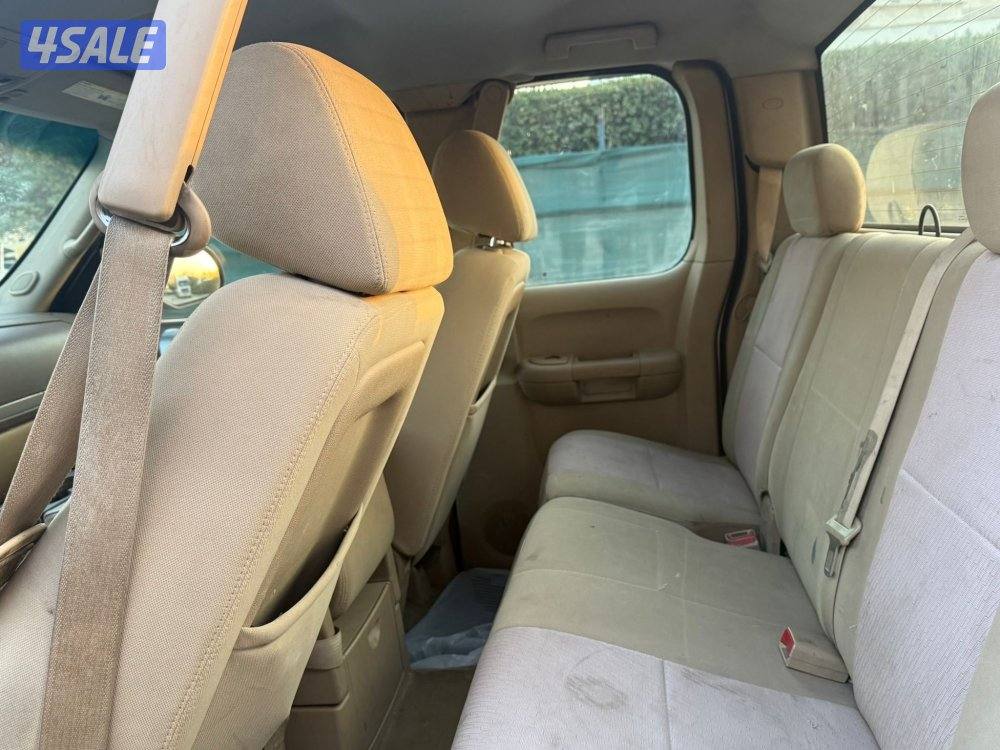 للبيع وانيت سيلفرادو موديل 20134