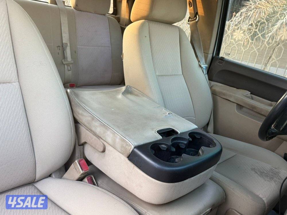 للبيع وانيت سيلفرادو موديل 20135