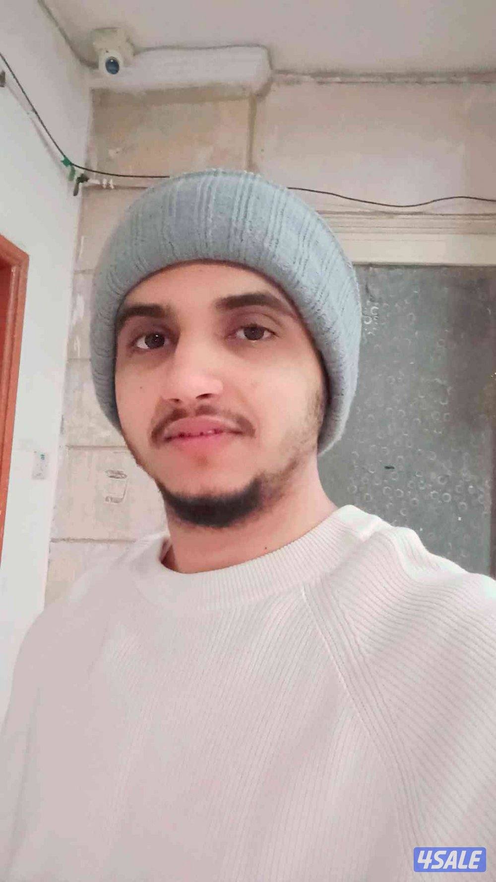 شاب من جنوب اليمن عدن باحث عن عمل ولدي رخصة قيادة 🇰🇼4