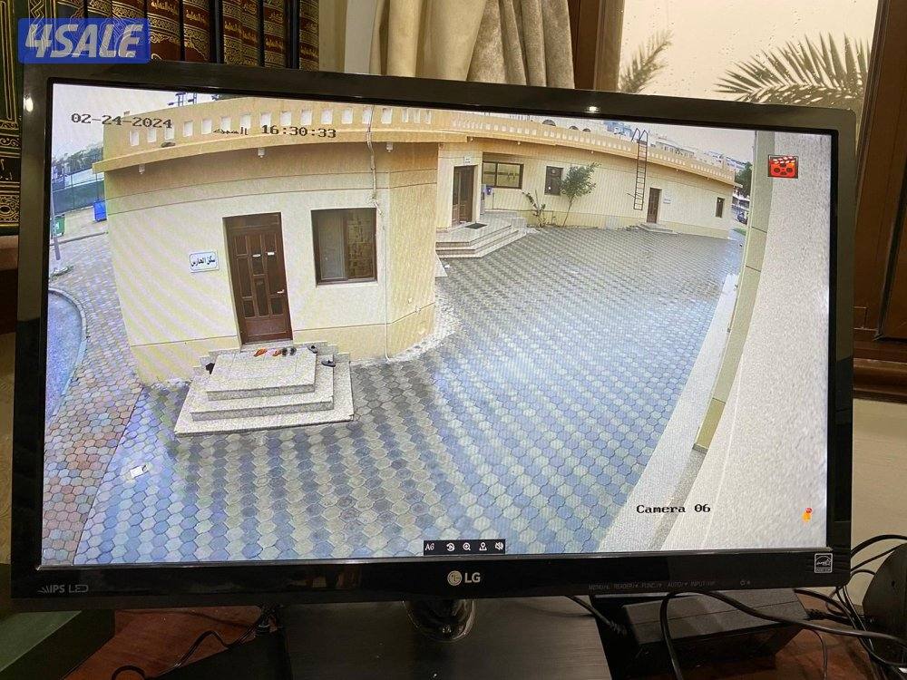 كاميرات خارجية أو داخلية1