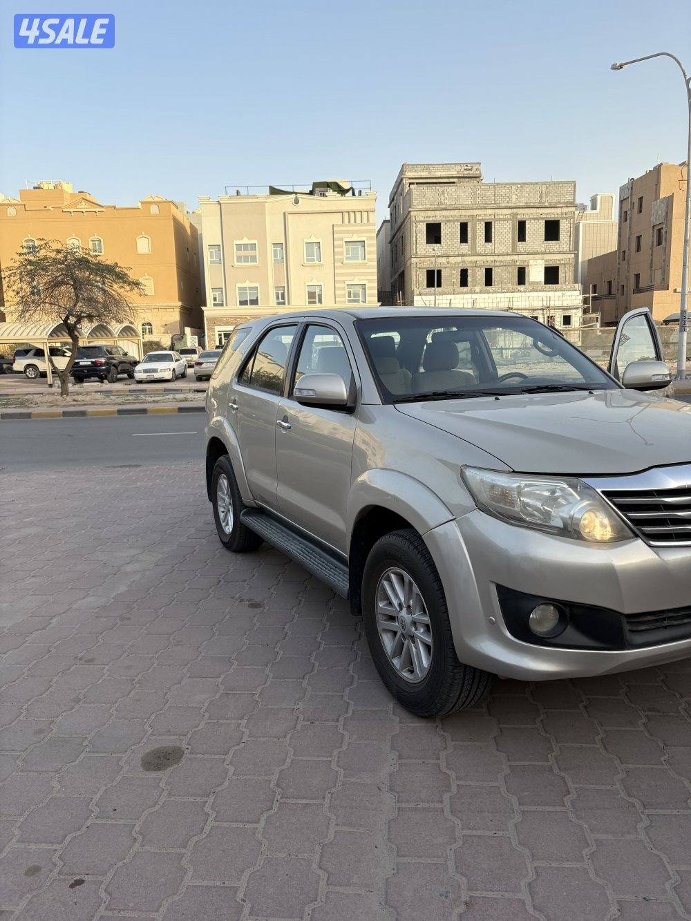 للبيع فورتنر ٢٠١٥4