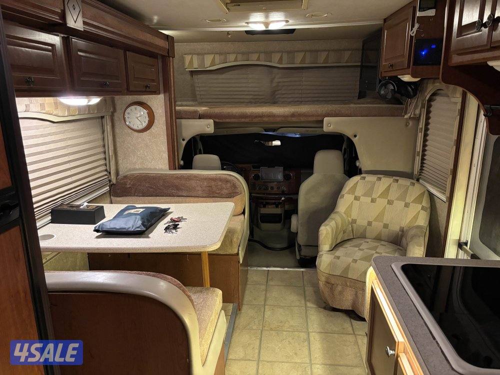 للبيع كرفان فورد كلاس c0