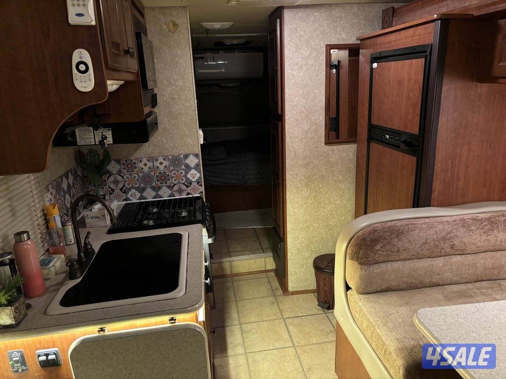 للبيع كرفان فورد كلاس c2