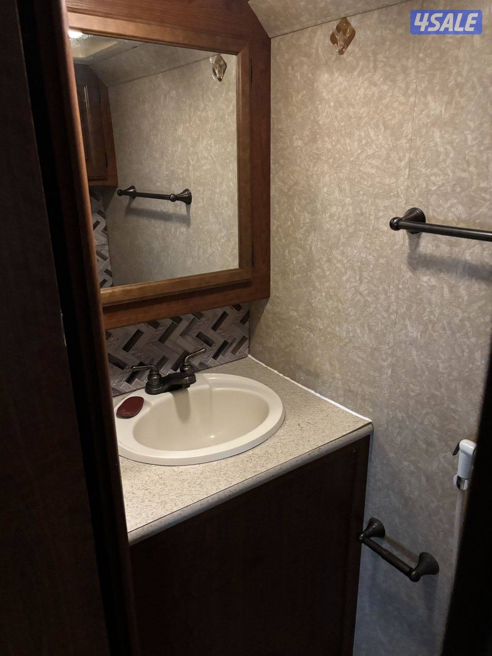 للبيع كرفان فورد كلاس c5